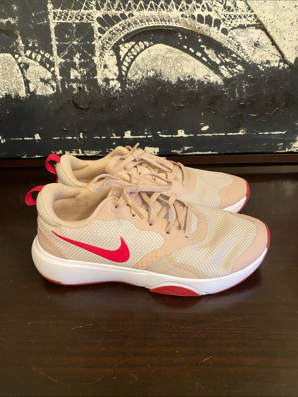 Nike Women’s Beige Athletic Sneakers with Pink Swoosh Womens Size US 7.5